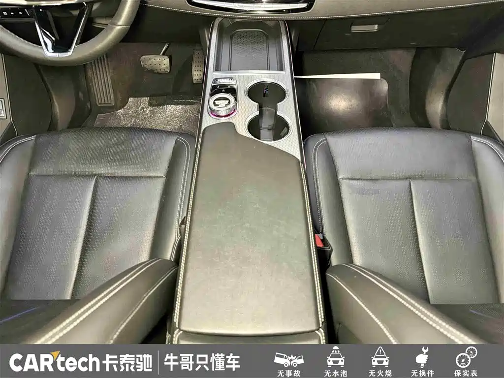 Cadillac XT5 2025 2.0T Luxury фото 21