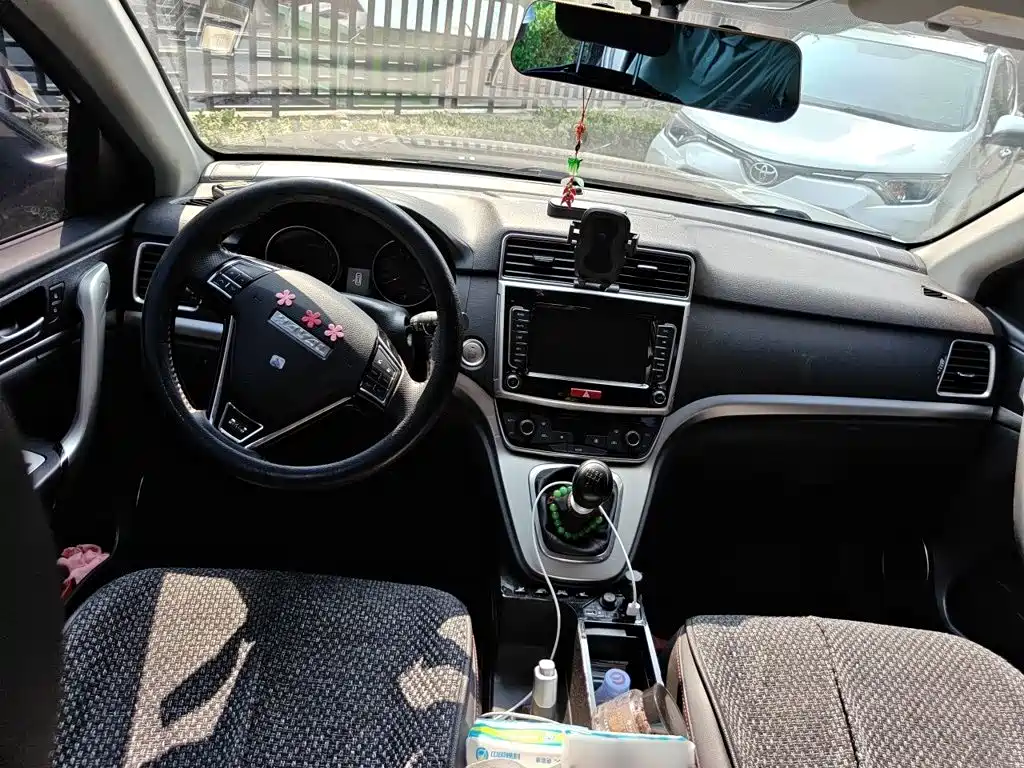 Photo 5 - Haval M6