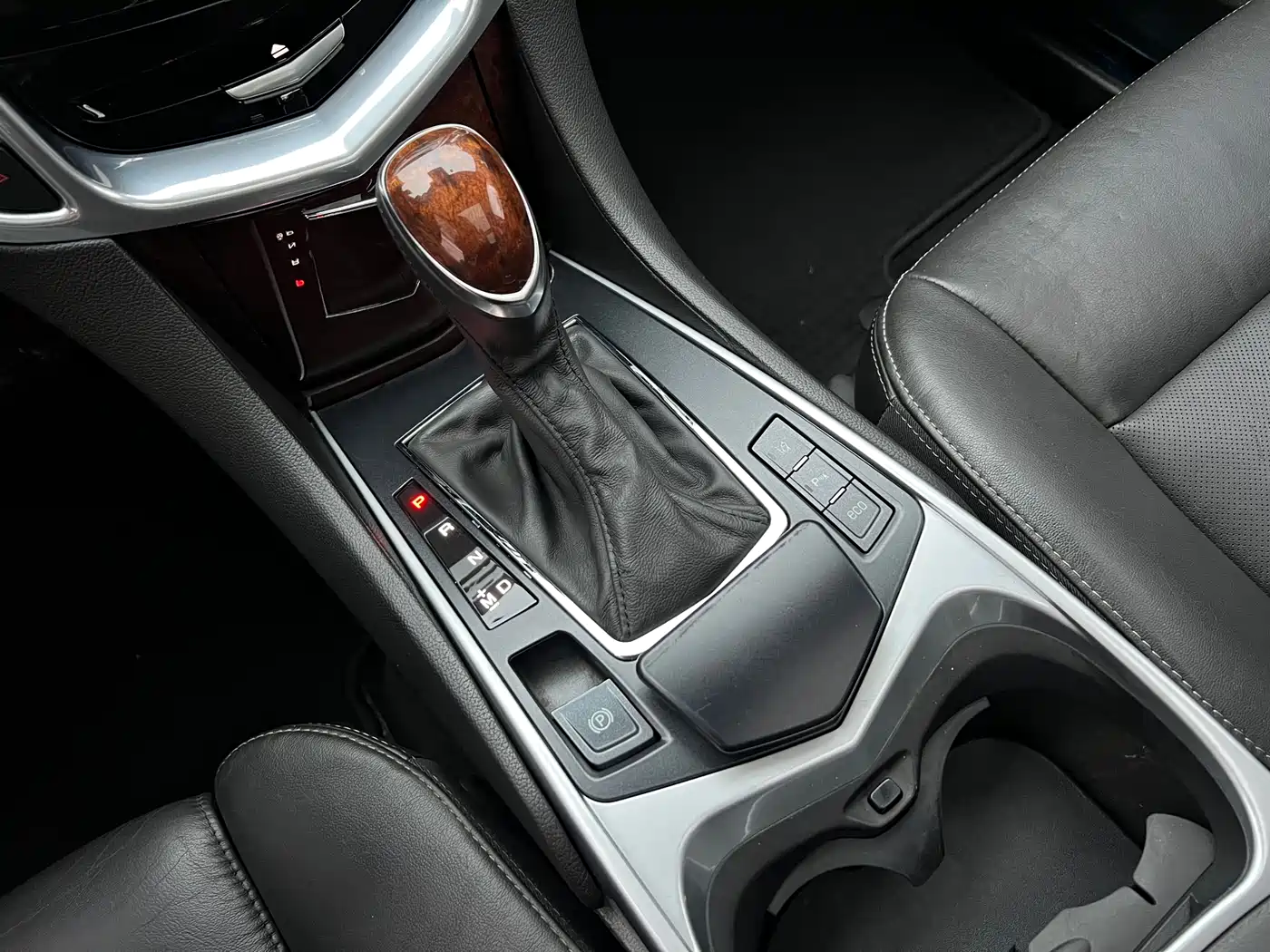 Cadillac SRX 2014 3.6L Flagship Model фото 21