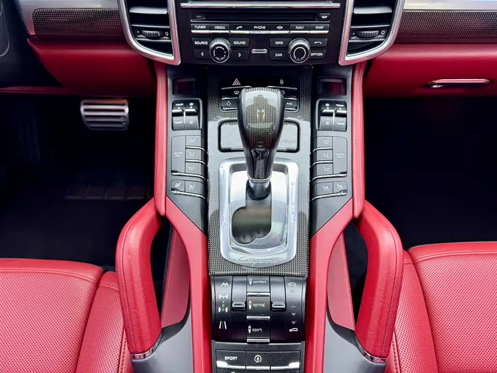 Porsche Cayenne 2013 Cayenne Turbo S 4.8T фото 15