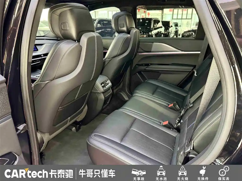 Cadillac XT5 2025 2.0T Luxury фото 26