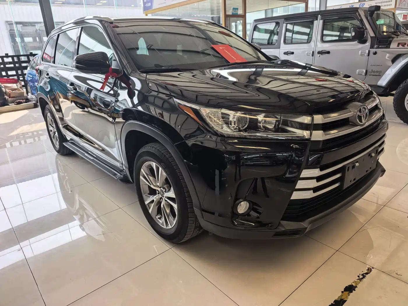 TOYOTA HIGHLANDER
