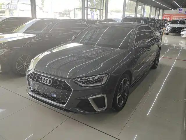 Audi A4L 40 TFSI, Люкс Драйв