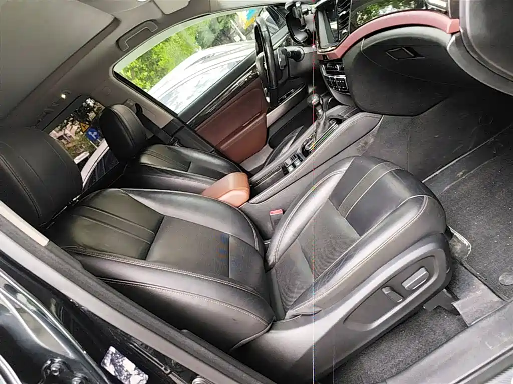 GAC Trumpchi Trumpchi GS8 2017 320T 2WD Luxury Smart Connect (7-seater) фото 25
