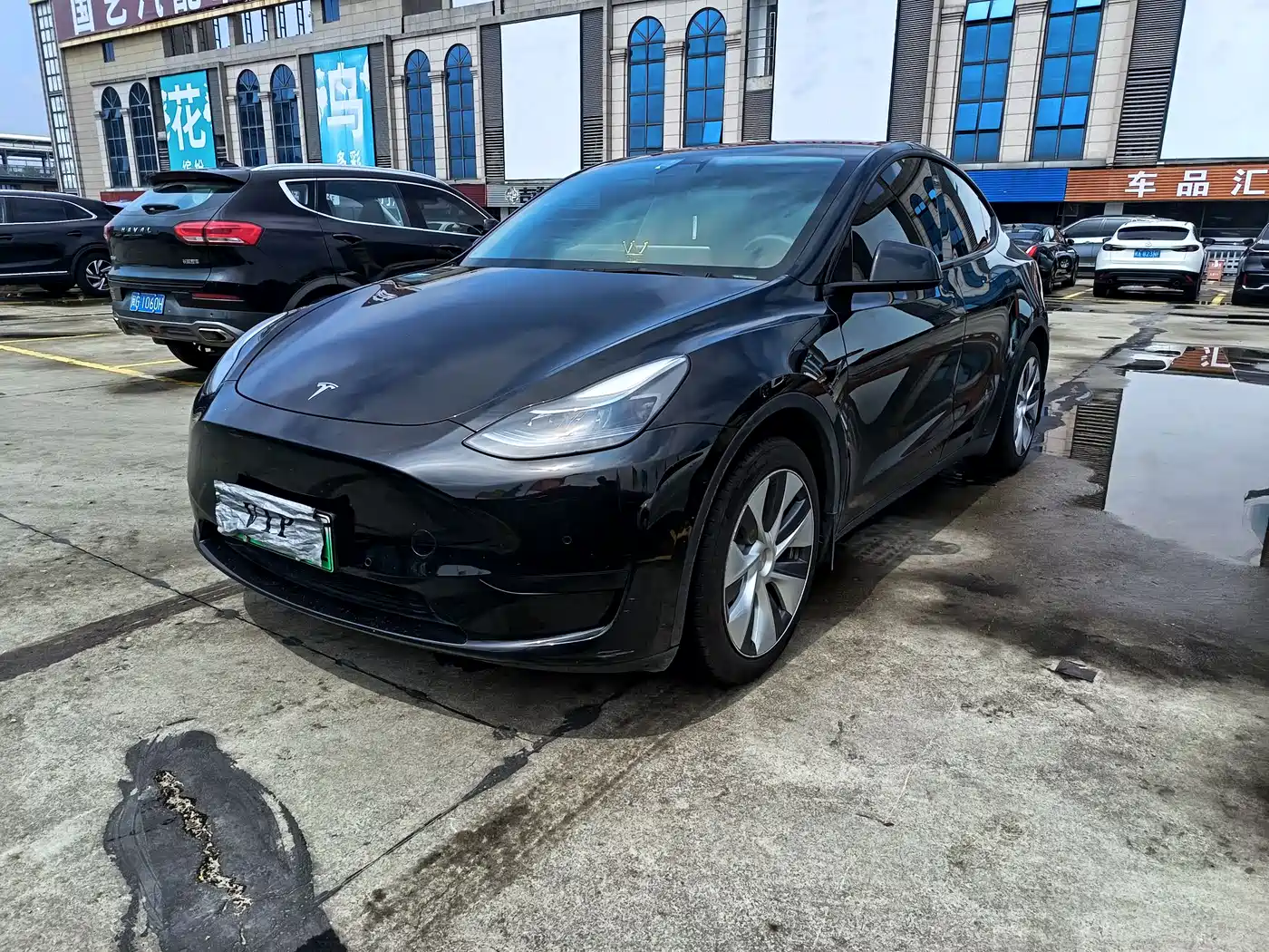 TESLA MODEL Y