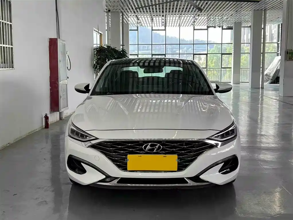 HYUNDAI FESTA