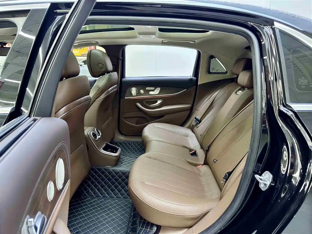 Mercedes-Benz E-Class 2022 Second Facelift E 300 L Luxury фото 7