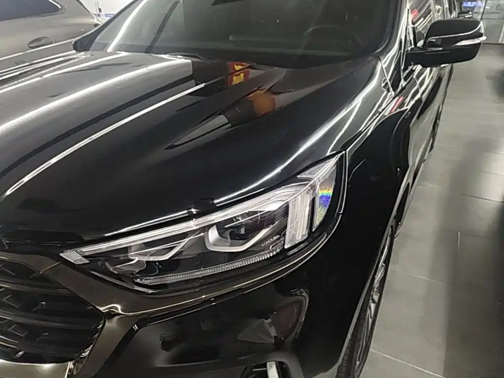 Фото 24 - Ford Edge