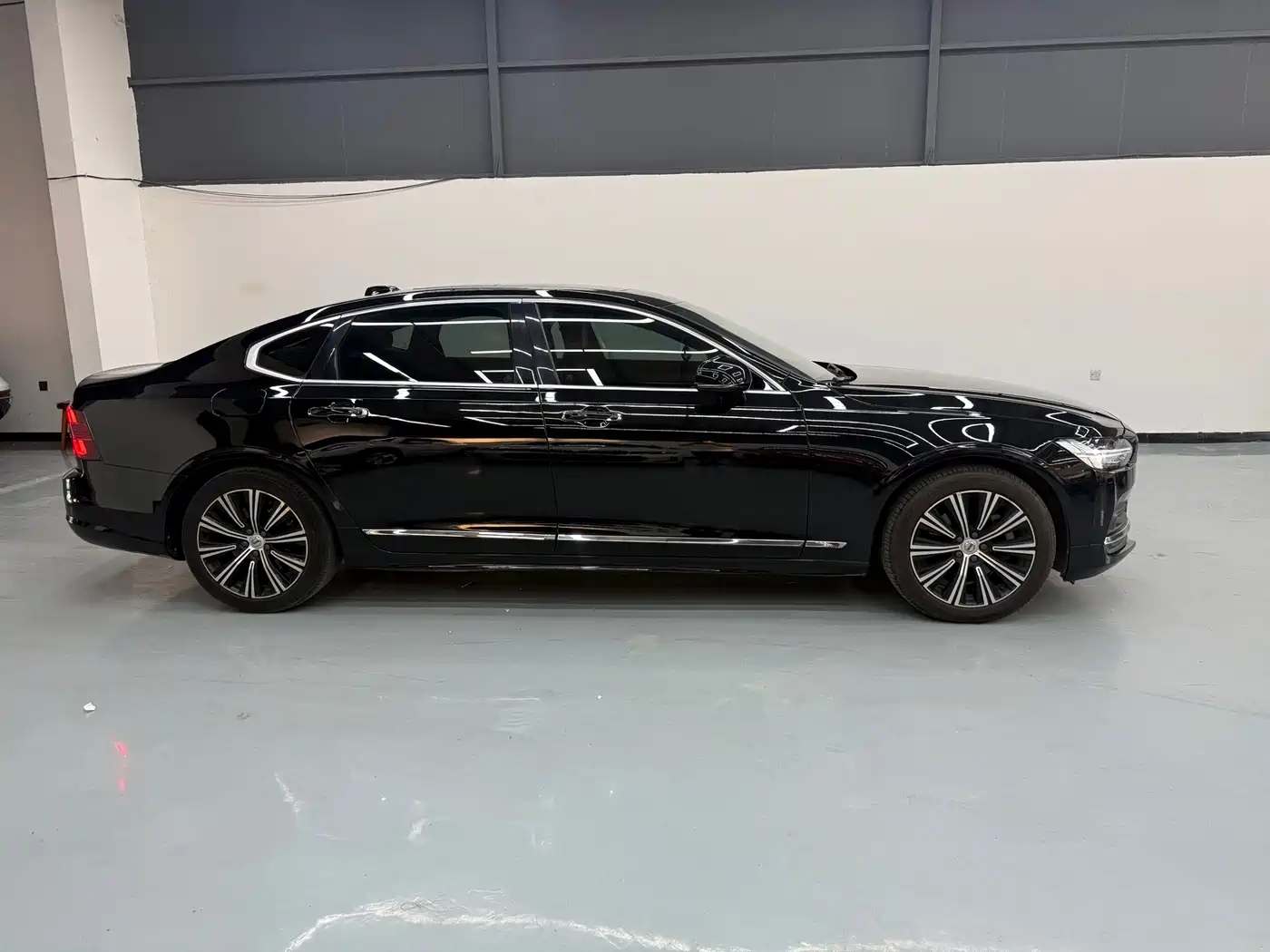 Photo 4 - Volvo S90