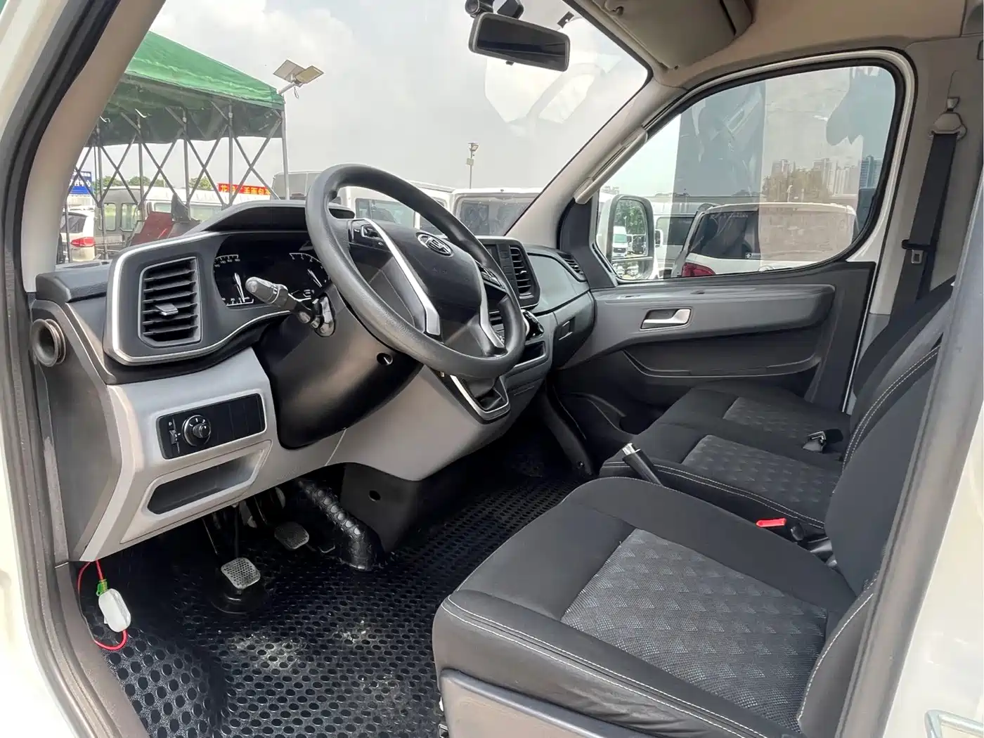 Maxus Xintu V80 2025 2025 PRO Aoyun 2.0T AMT Long Wheelbase Medium Roof 6/7/8/9-Seater