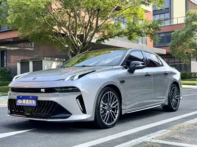 Lynk & Co 03