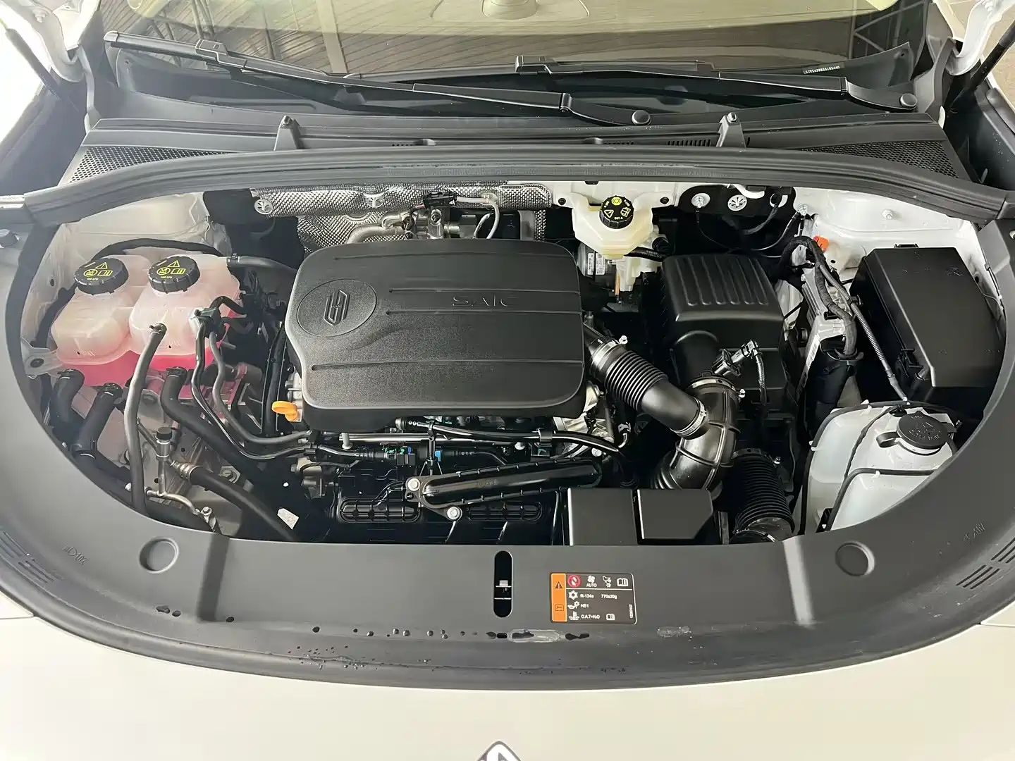 Photo 5 - Shangjie SUV