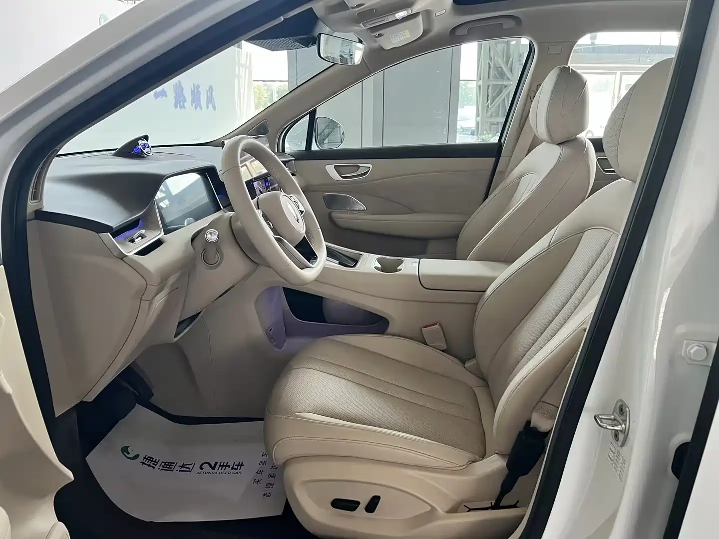 Photo 24 - Shangjie SUV