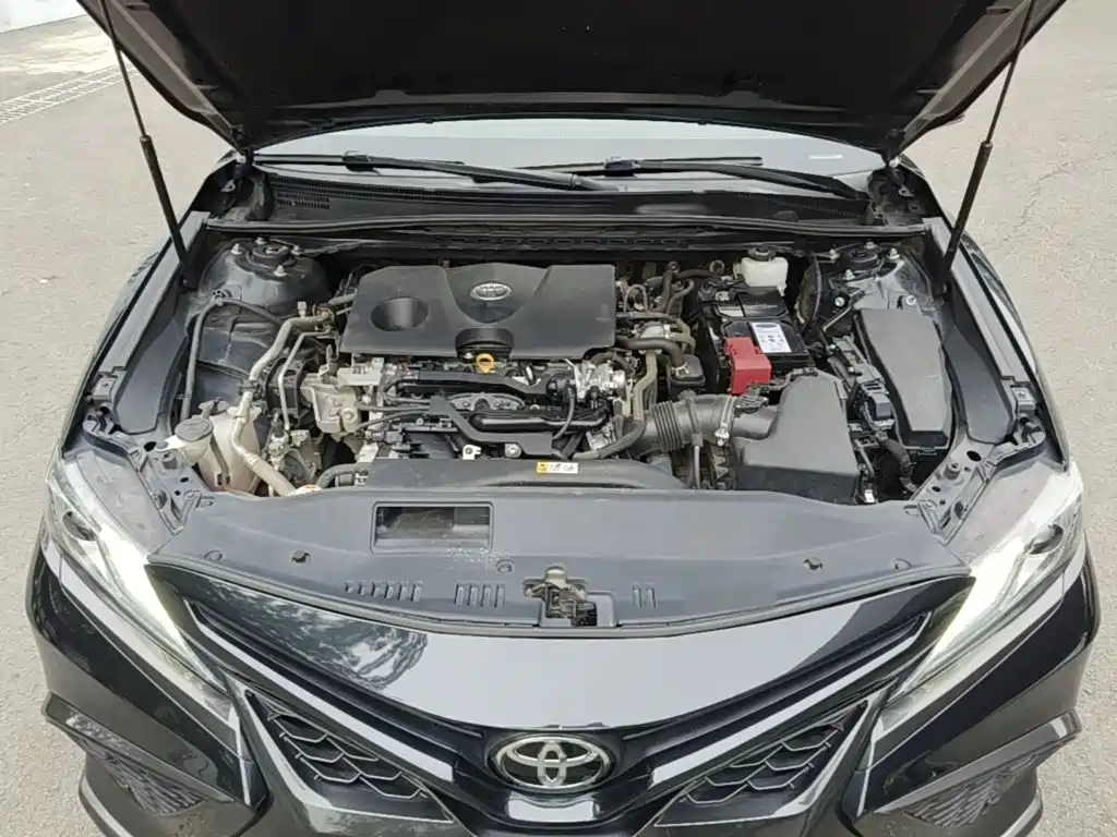Фото 20 - Toyota Camry