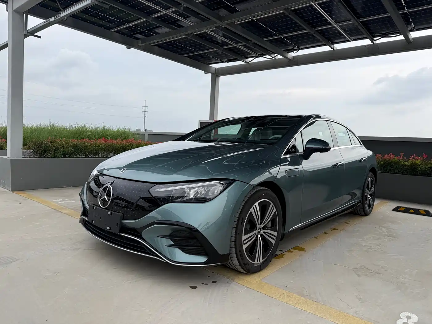Mercedes-Benz EQE 2025 Model 500 4MATIC Luxury Edition