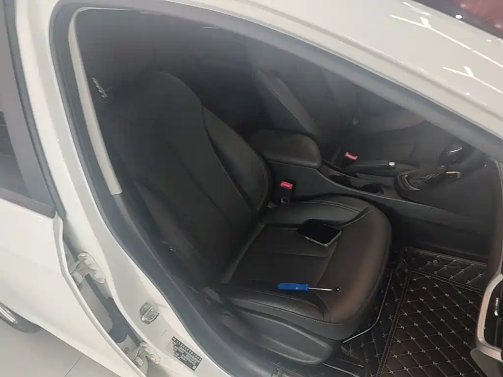 Фото 25 - Buick Excelle
