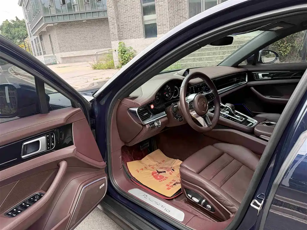 صورة 7 - Porsche Panamera