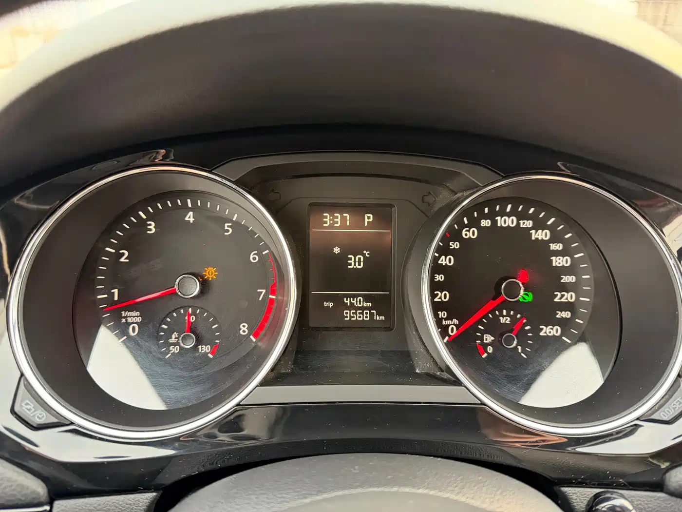 Volkswagen Sagitar 2015 230TSI Automatic Comfort фото 11