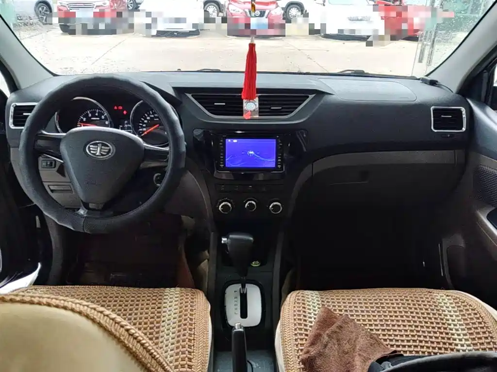 FAW Senya S80 2015 2015 1.5L Automatic 5-Seater Urban Edition