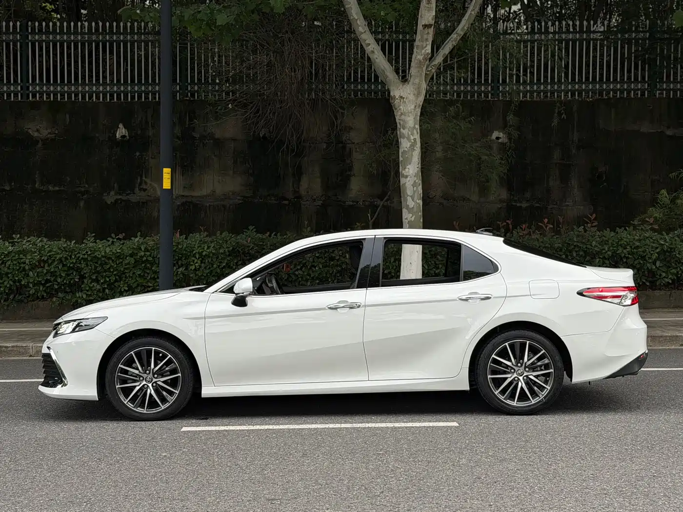 Toyota Camry 2023 2.5G Luxury Edition фото 4