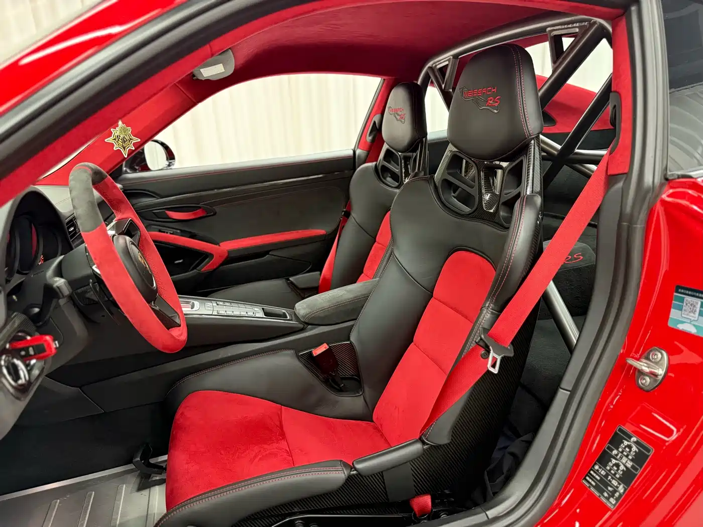 Porsche 911 2018 GT2 RS 3.8T фото 9