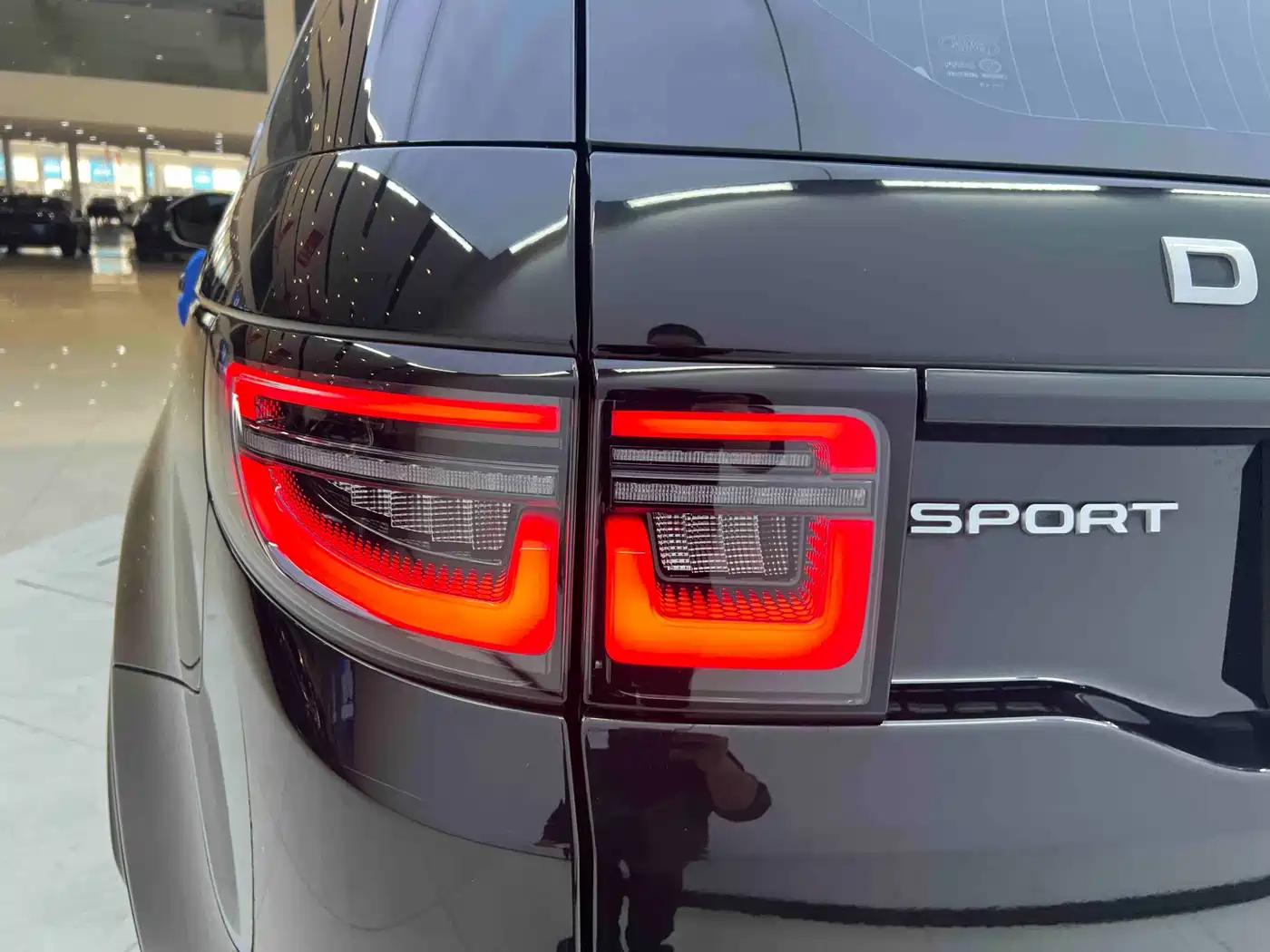 Land Rover Discovery Sport 2025 249PS Performance Tech Edition фото 8