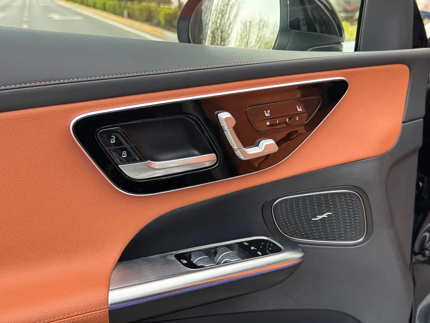 Mercedes-Benz GLC 2024 GLC 260 L 4MATIC Luxury 5-seater фото 12
