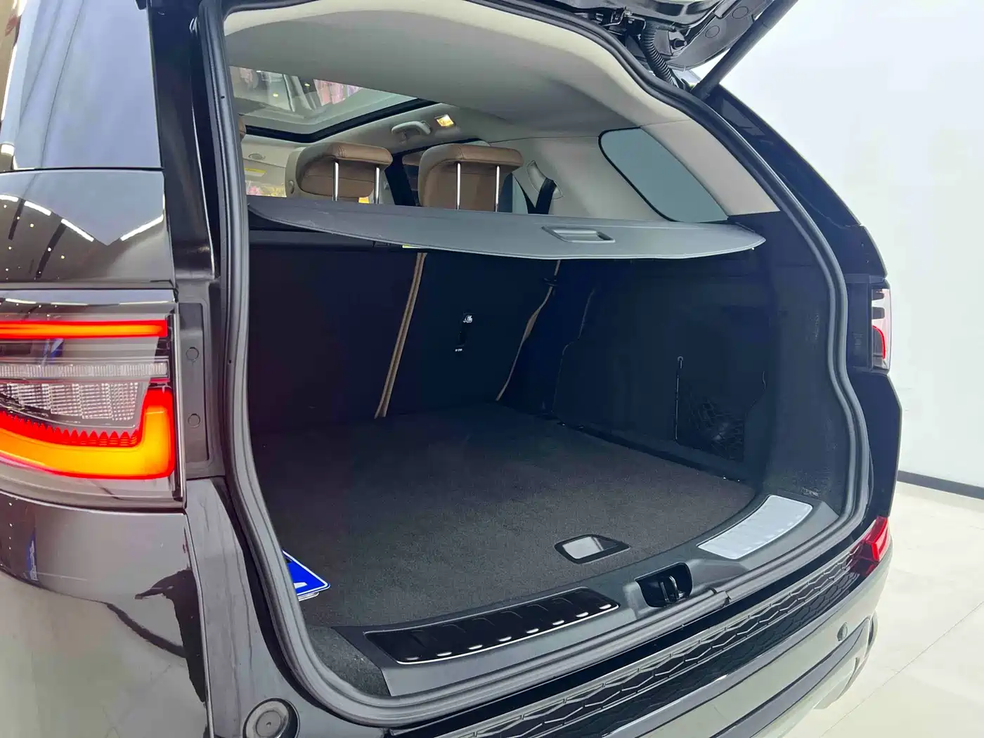 Land Rover Discovery Sport 2025 249PS Performance Tech Edition фото 21