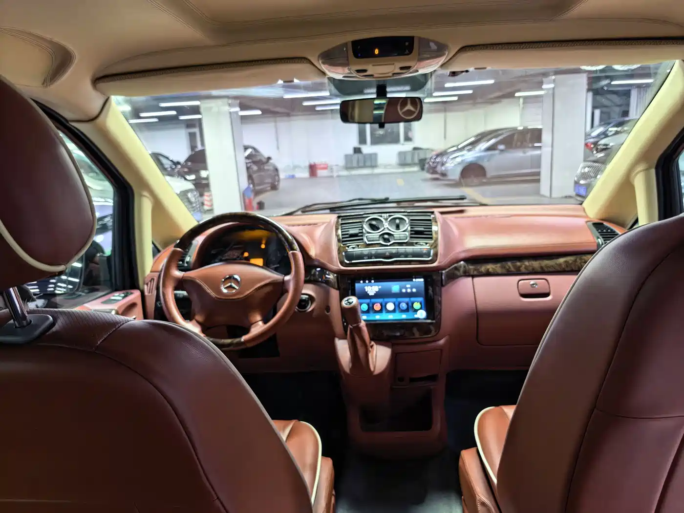 Mercedes-Benz Vito 2013 Model 3.0L Elite Edition фото 14