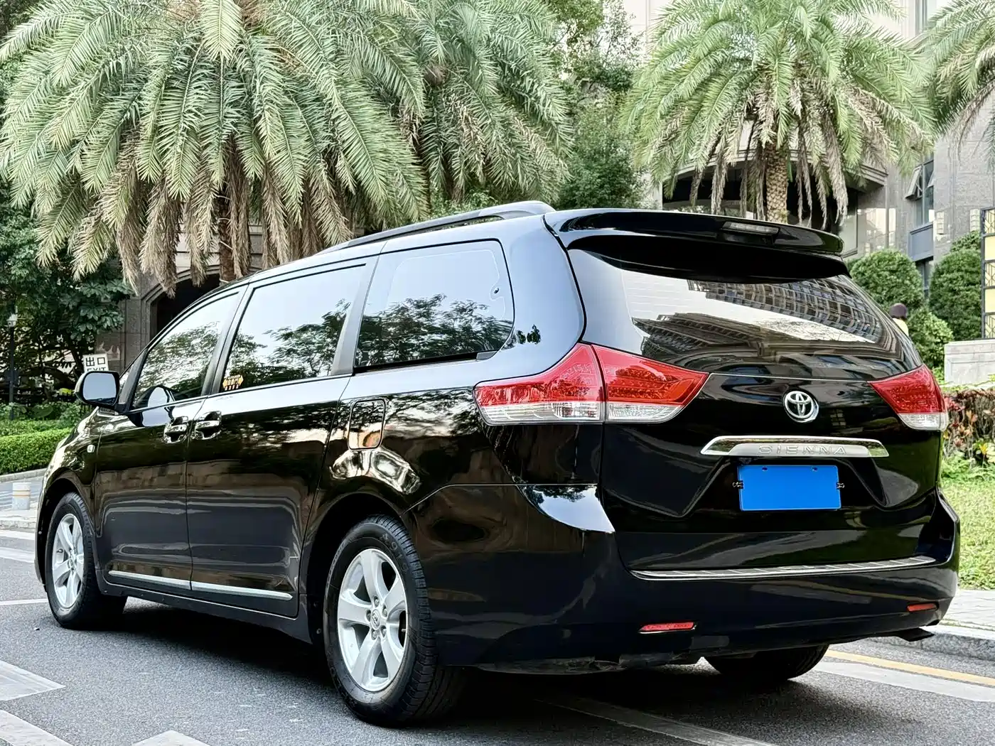Toyota Sienna 2015 3.5L 2WD LE фото 15