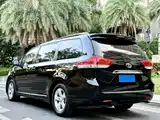 Photo 15 - Toyota Sienna