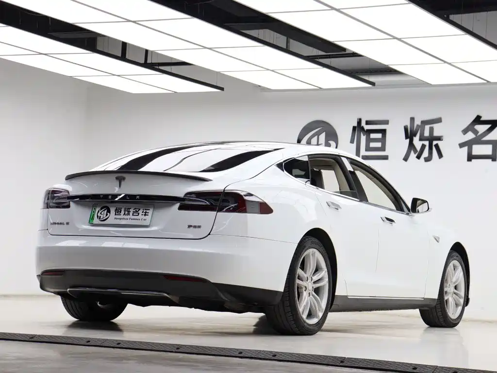 Tesla Model S 2015 2014 Model S P85