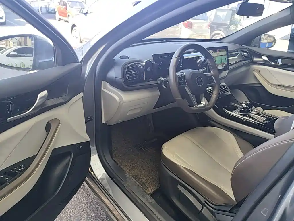 Фото 16 - BYD Qin PLUS
