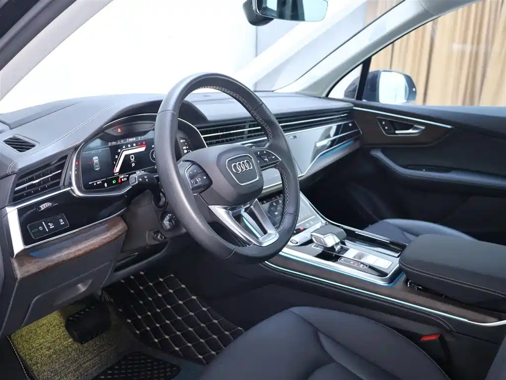 Audi Q7 2024 55 TFSI quattro S line Sport фото 11