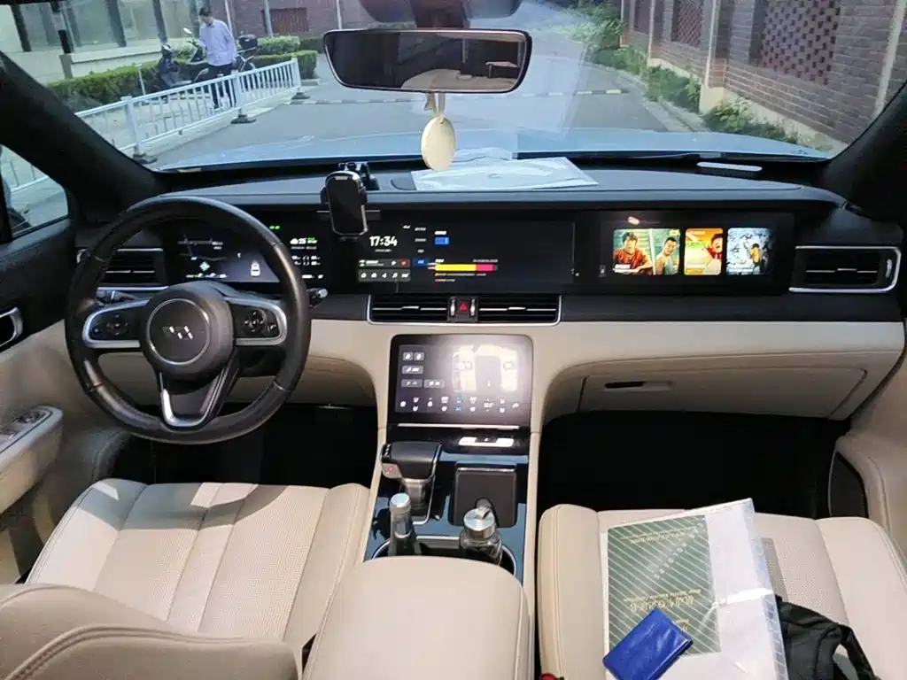 Photo 12 - Li Auto Li ONE