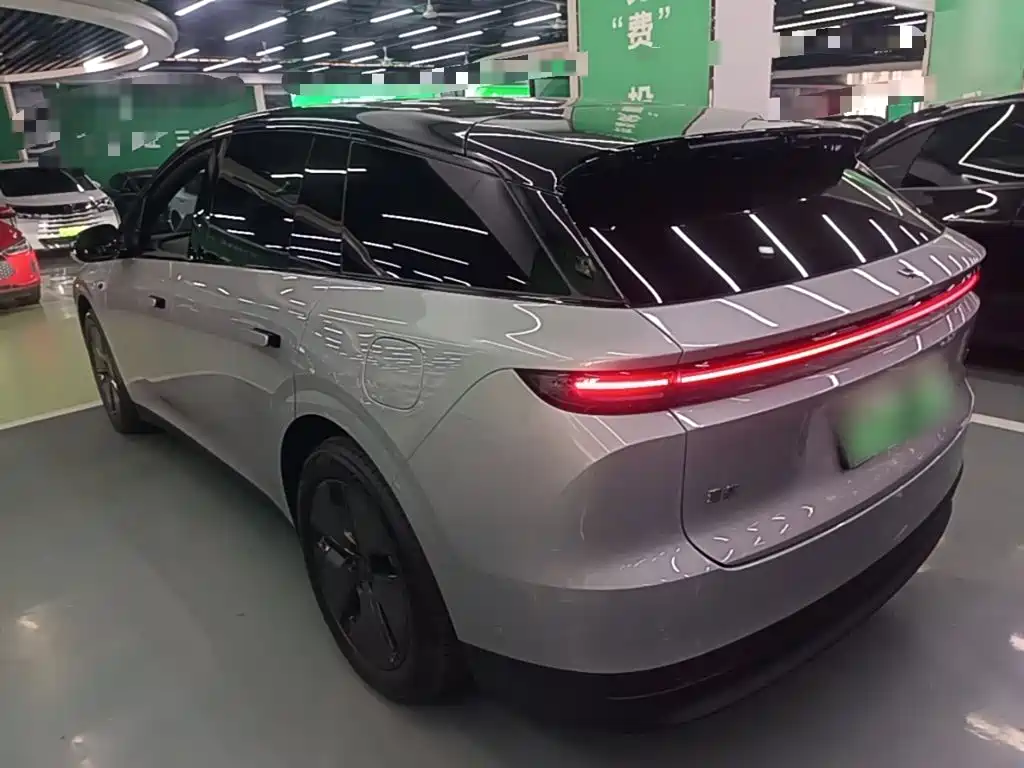 Li Auto i6 2026 2025 2WD Base Model