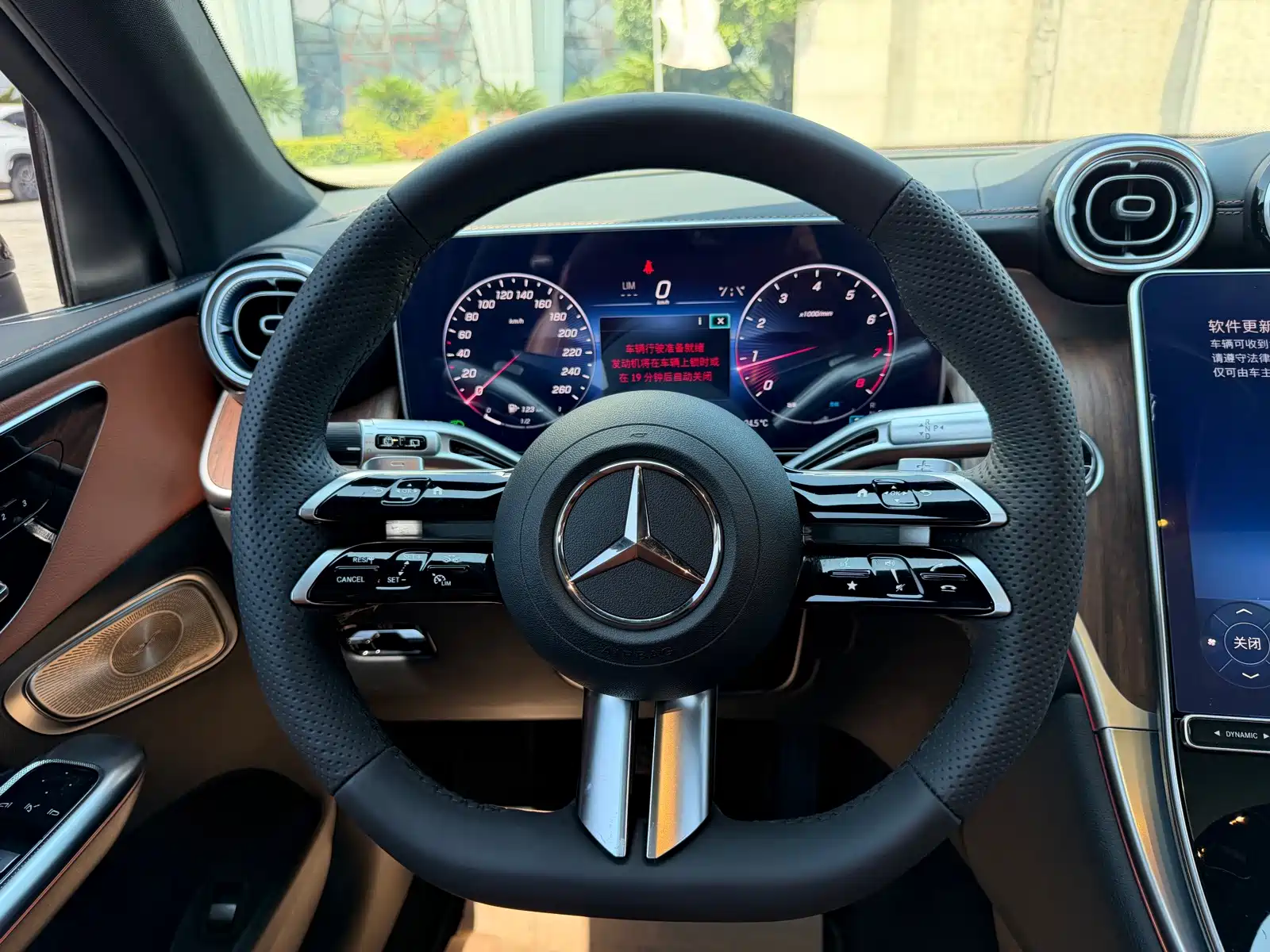 Фото 14 - Mercedes-Benz GLC