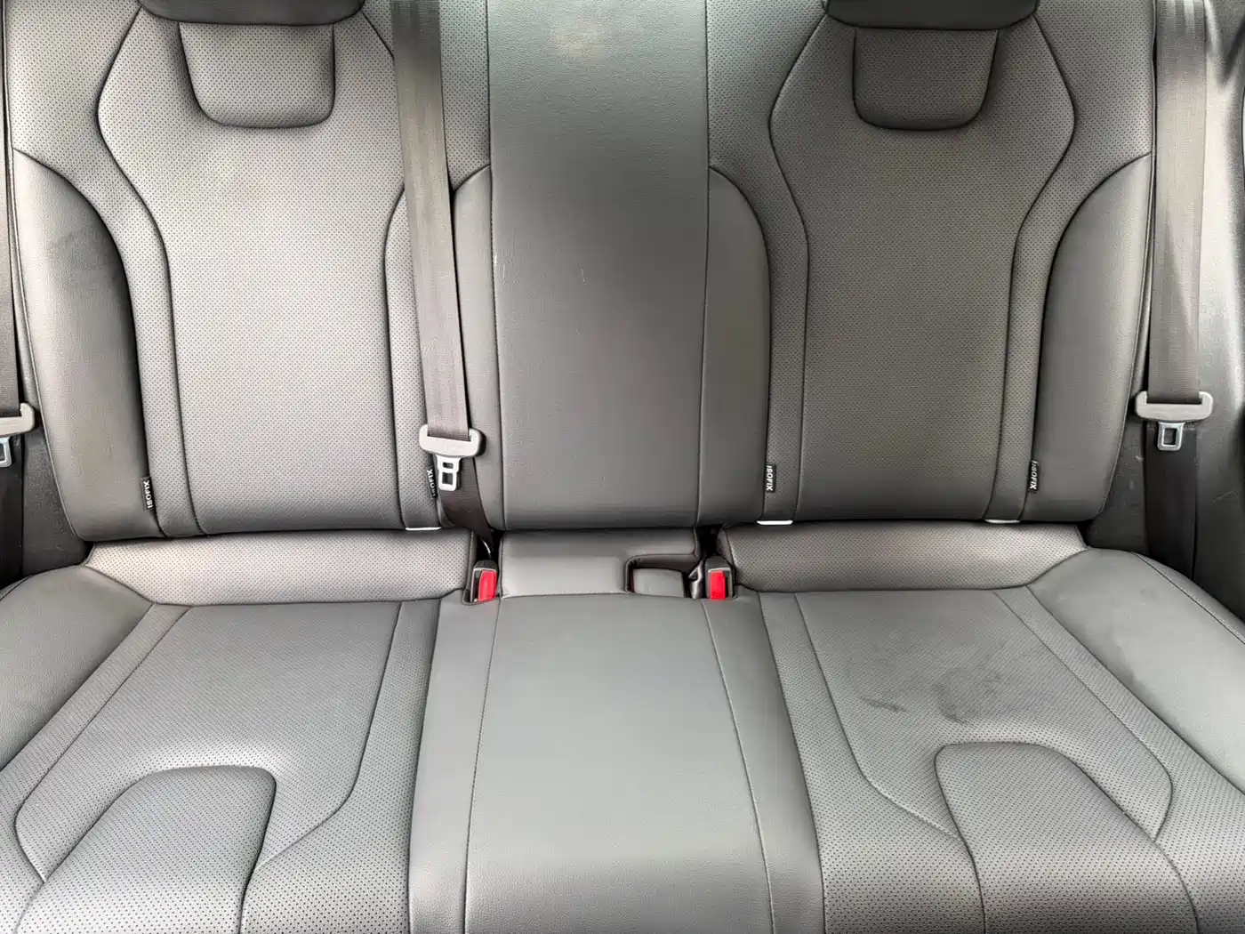 Hyundai Elantra 2022 1.5L CVT LUX Premium Edition фото 19