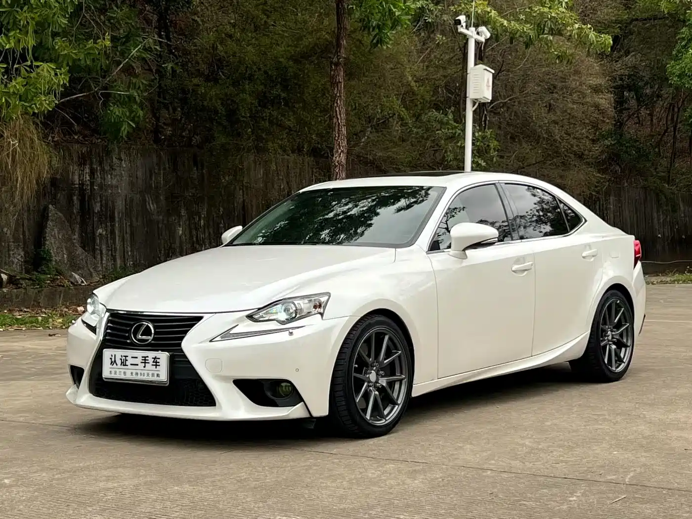 LEXUS IS