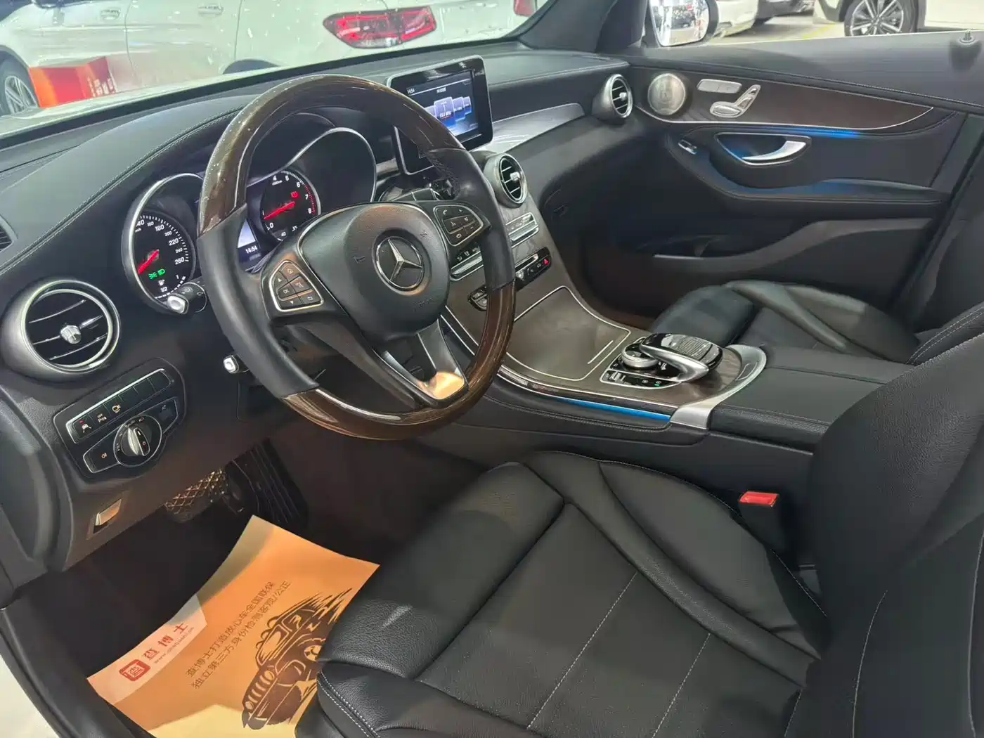 Mercedes-Benz GLC 2017 GLC 300 4MATIC Dynamic фото 3