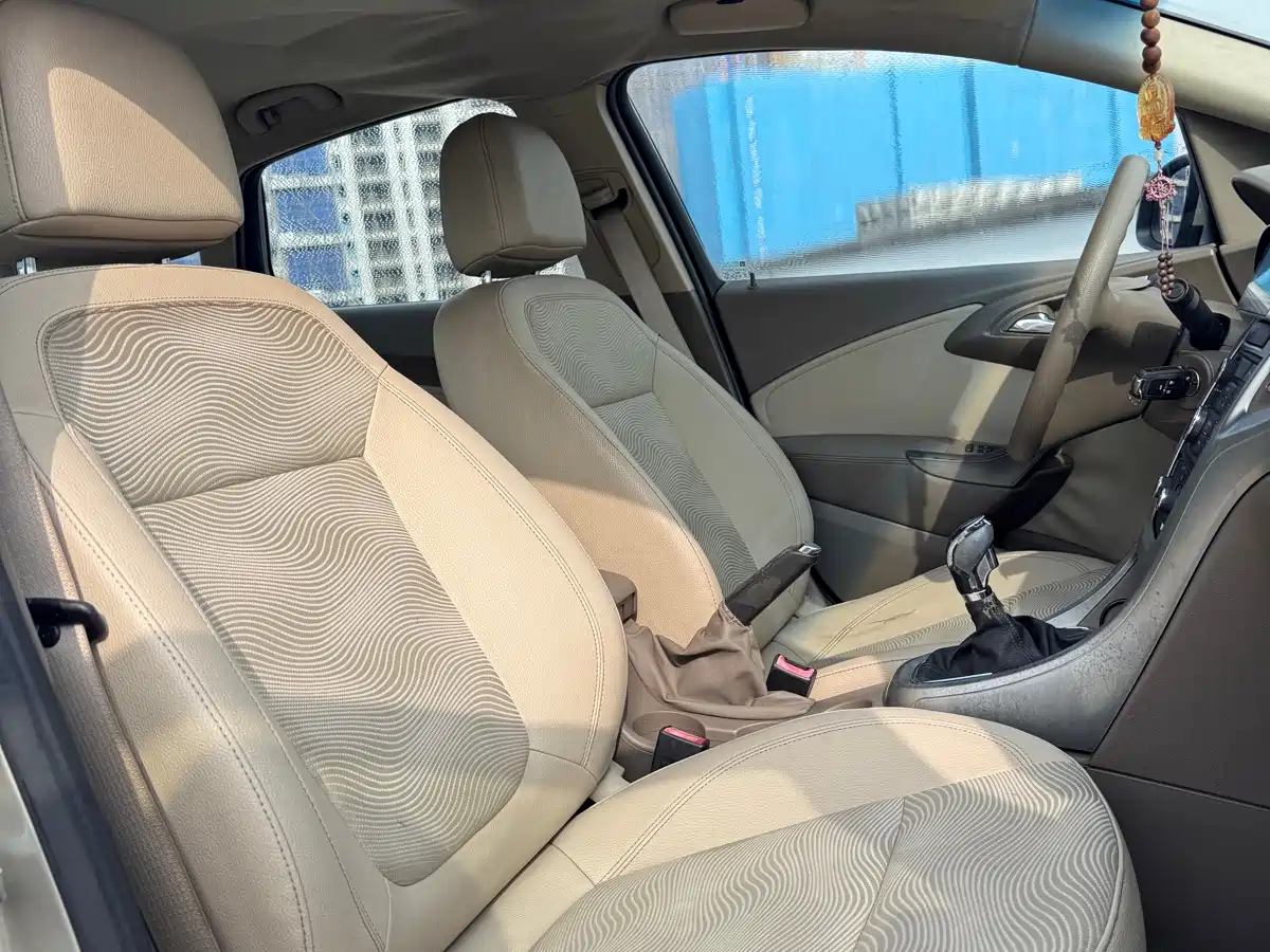 Buick Excelle 2013 Model GT 1.6L Manual Progressive фото 7