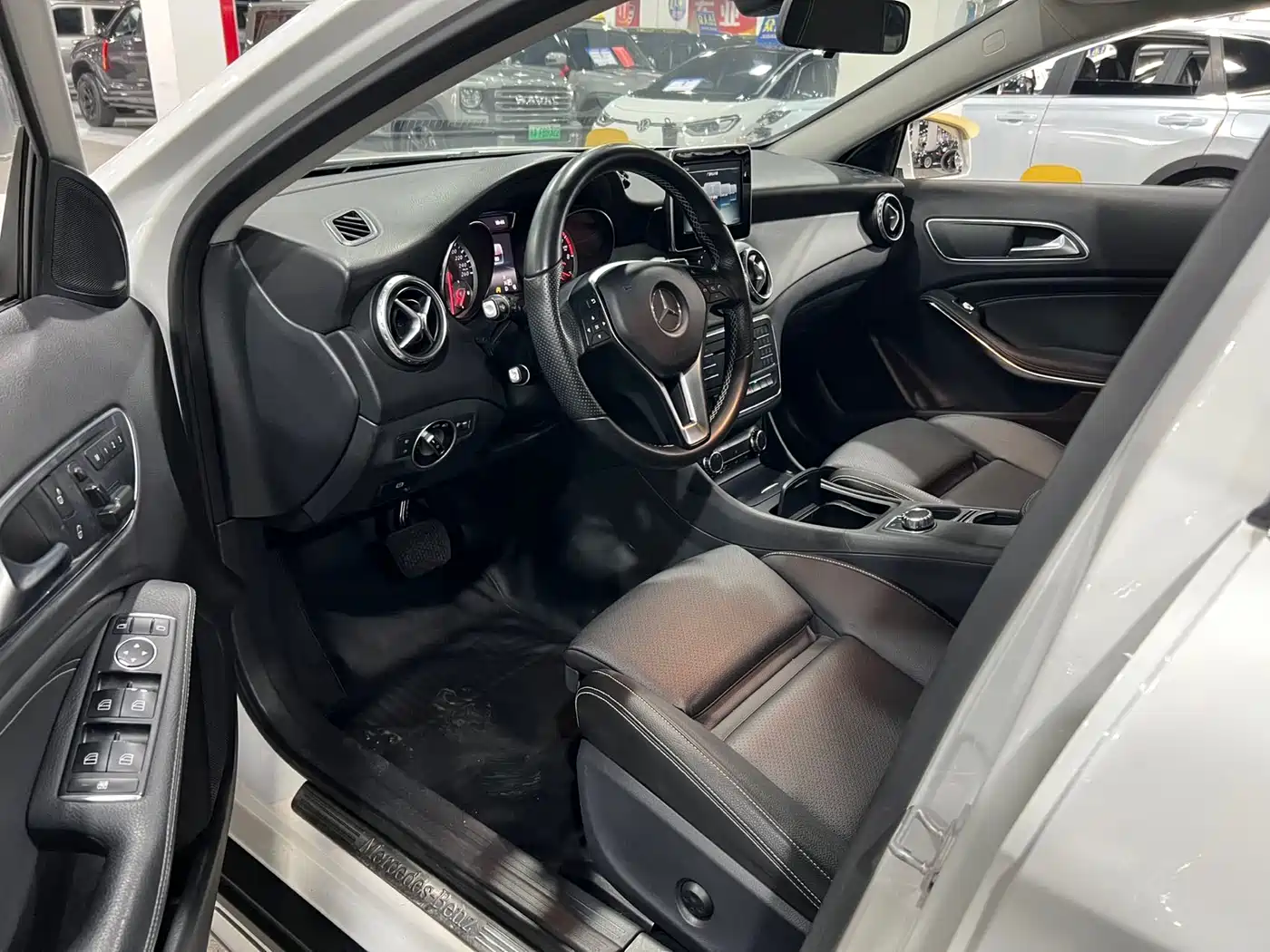Mercedes-Benz GLA 2016 GLA 200 Dynamic фото 9