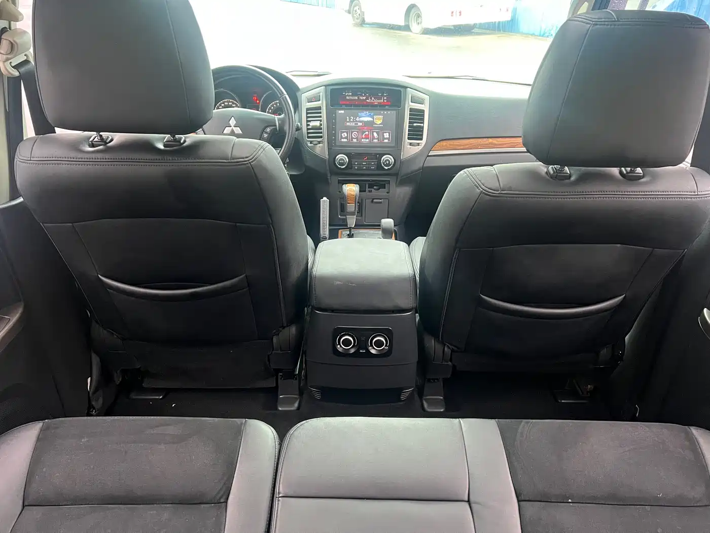 Mitsubishi Pajero (Import) 2018 3.0L Automatic Standard Edition фото 16