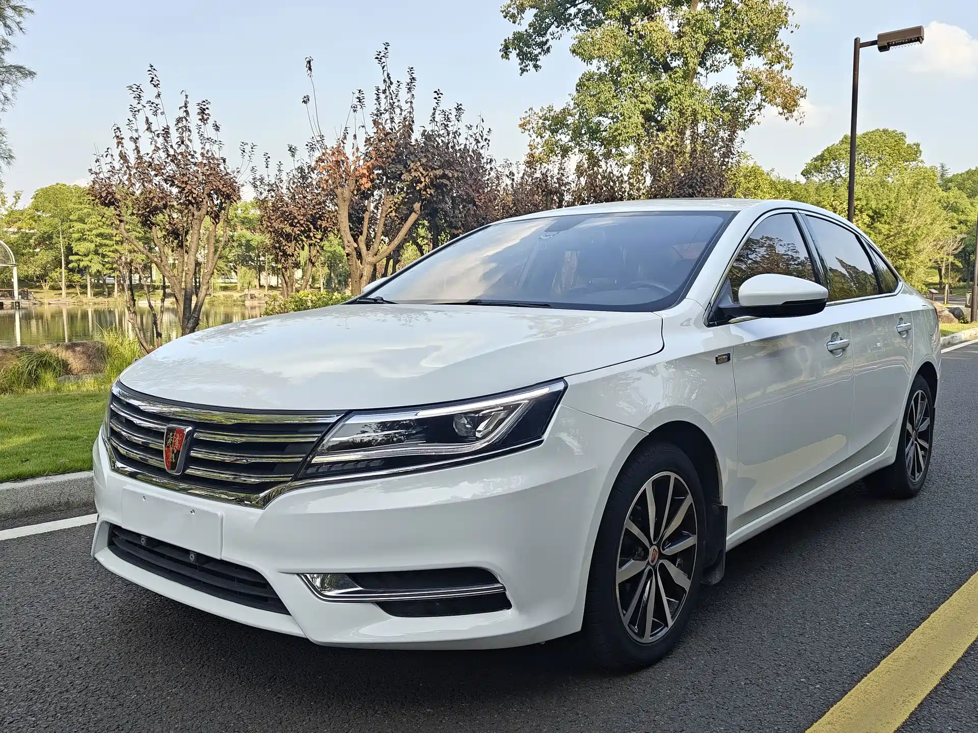 Фото 1 - Roewe i6