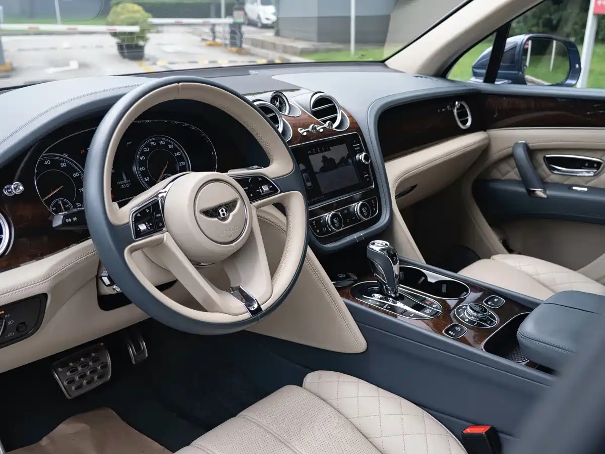 Bentley Bentayga 2017 2017 6.0T Standard Edition
