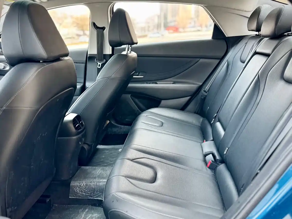 Hyundai Elantra 2023 1.5L CVT TOP Flagship Edition фото 11