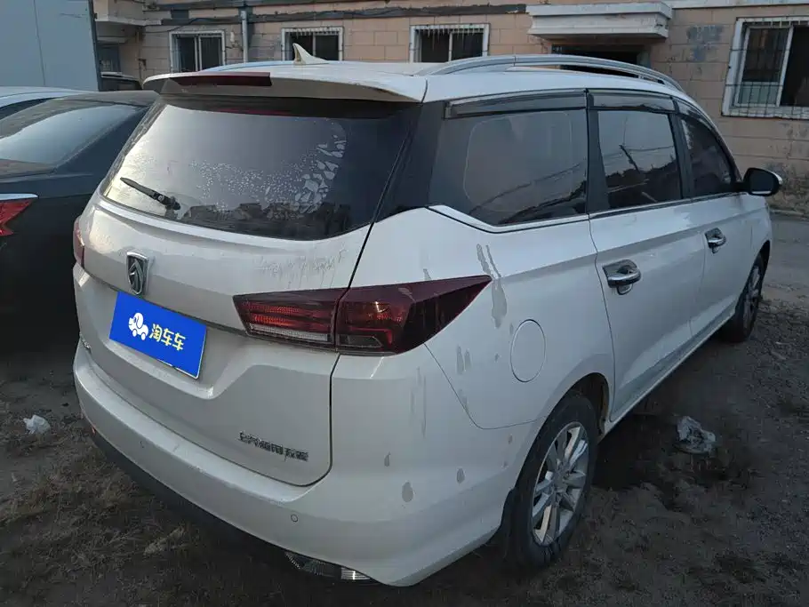 Фото 3 - Baojun 360