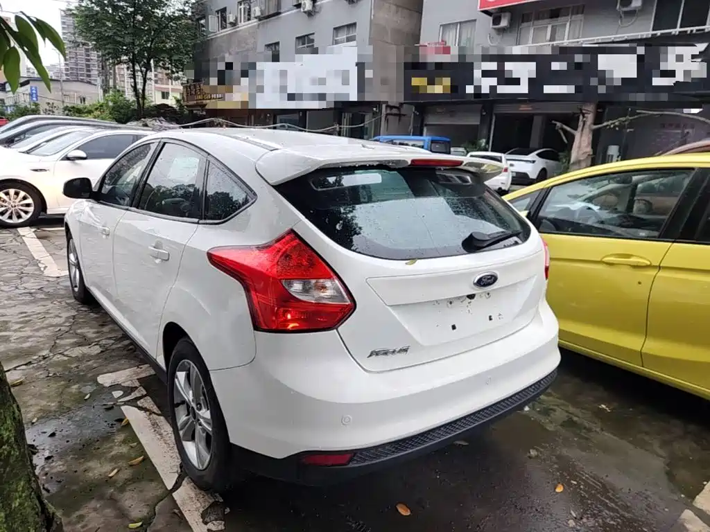 Фото 5 - Ford Focus