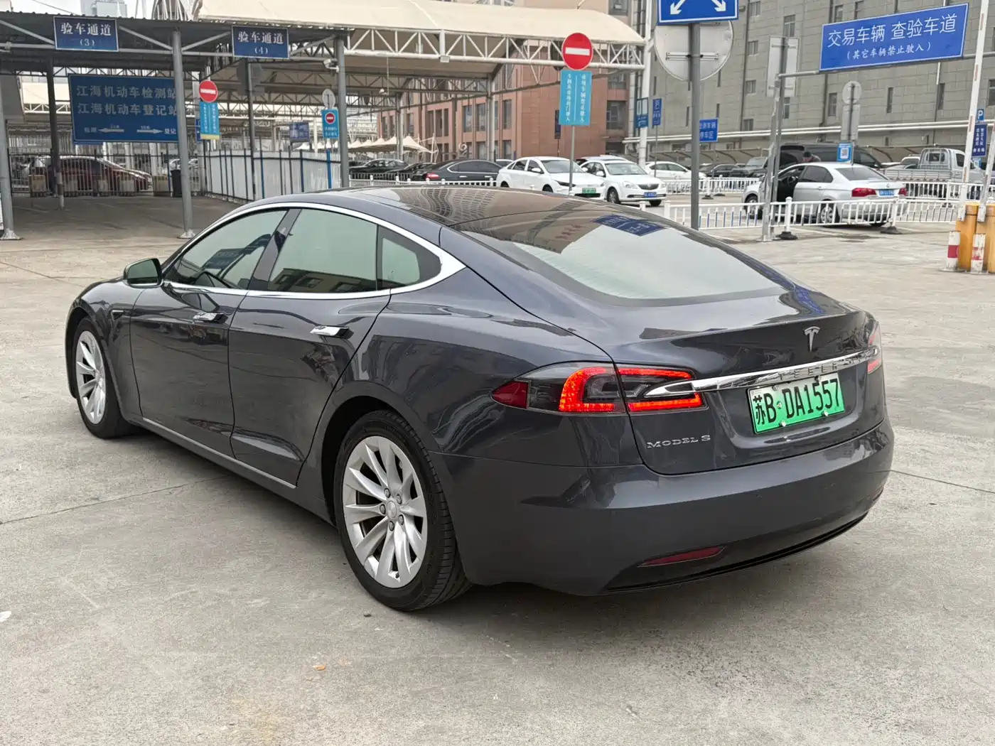 TESLA MODEL S