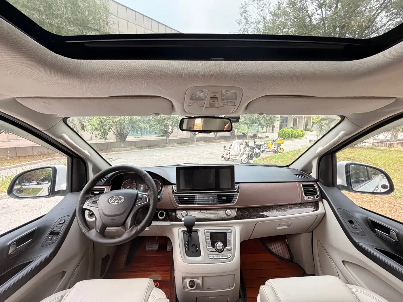Maxus G10 2017 2018 PLUS 1.9T Automatic Luxury Executive Edition Diesel